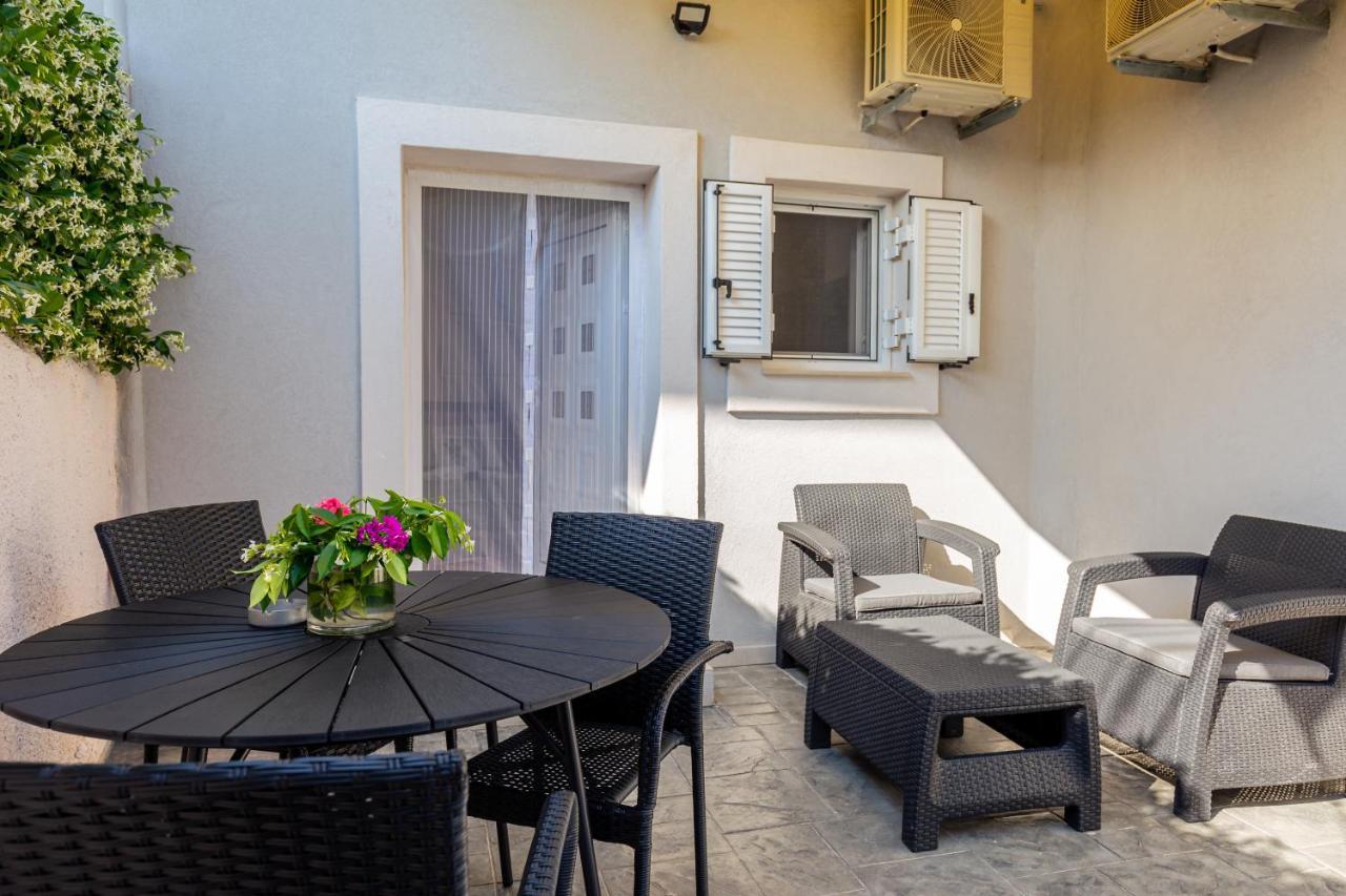 Fouki Apartments Ipsos Beach Kültér fotó