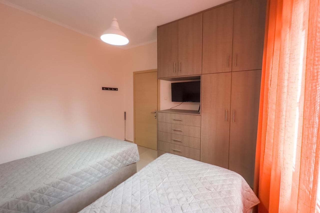 Fouki Apartments Ipsos Beach Kültér fotó